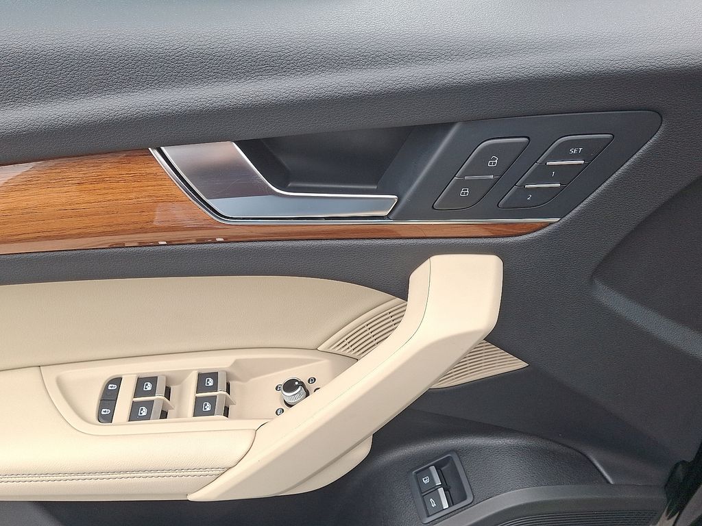 Thumbnail: 2023 Audi Q5 - 12