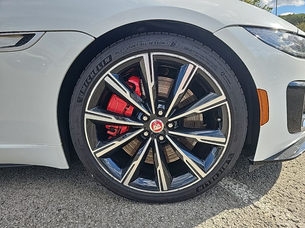 2021 Jaguar F-TYPE R 19