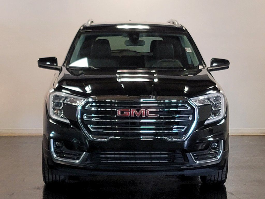 2024 GMC Terrain SLT photo
