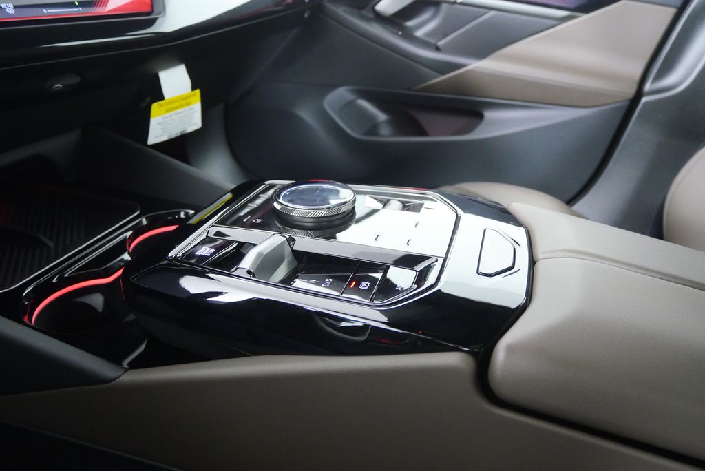 Thumbnail: 2025 BMW 5 Series - 29