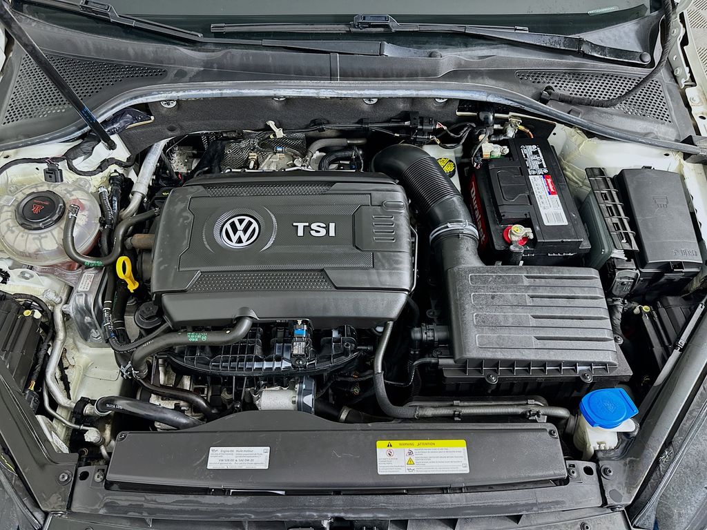 Thumbnail: 2021 Volkswagen Golf - 31
