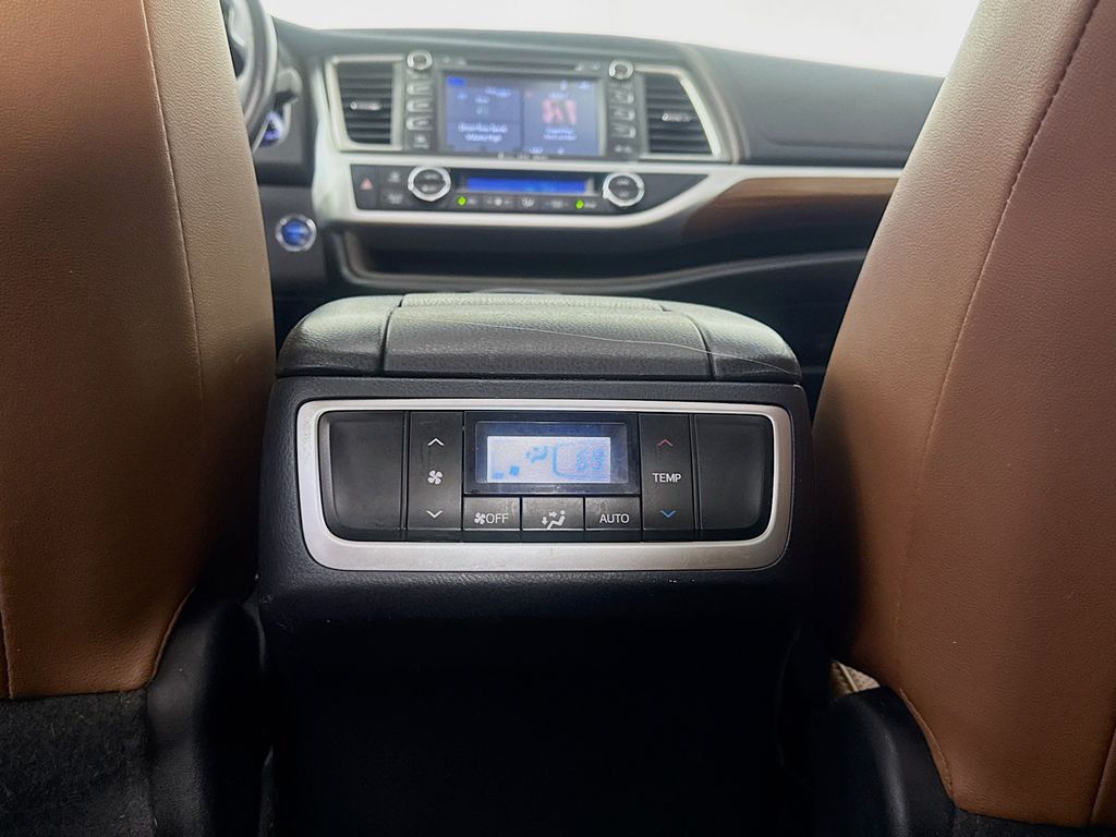 Used Car 2018 Toyota Highlander Hybrid  Limited For Sale Under $25,000 In Austin, Texas