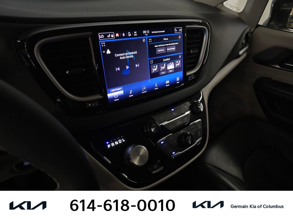 Used 2022 Gray Chrysler Touring L image 23