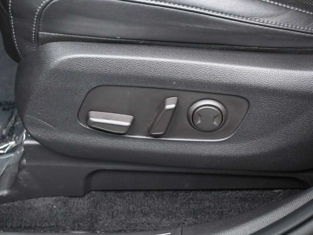 Used 2024 Astra Blue Kia EX image 12