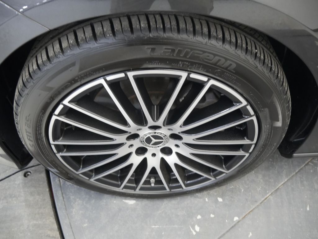 Thumbnail: 2023 Mercedes-Benz C-Class - 12