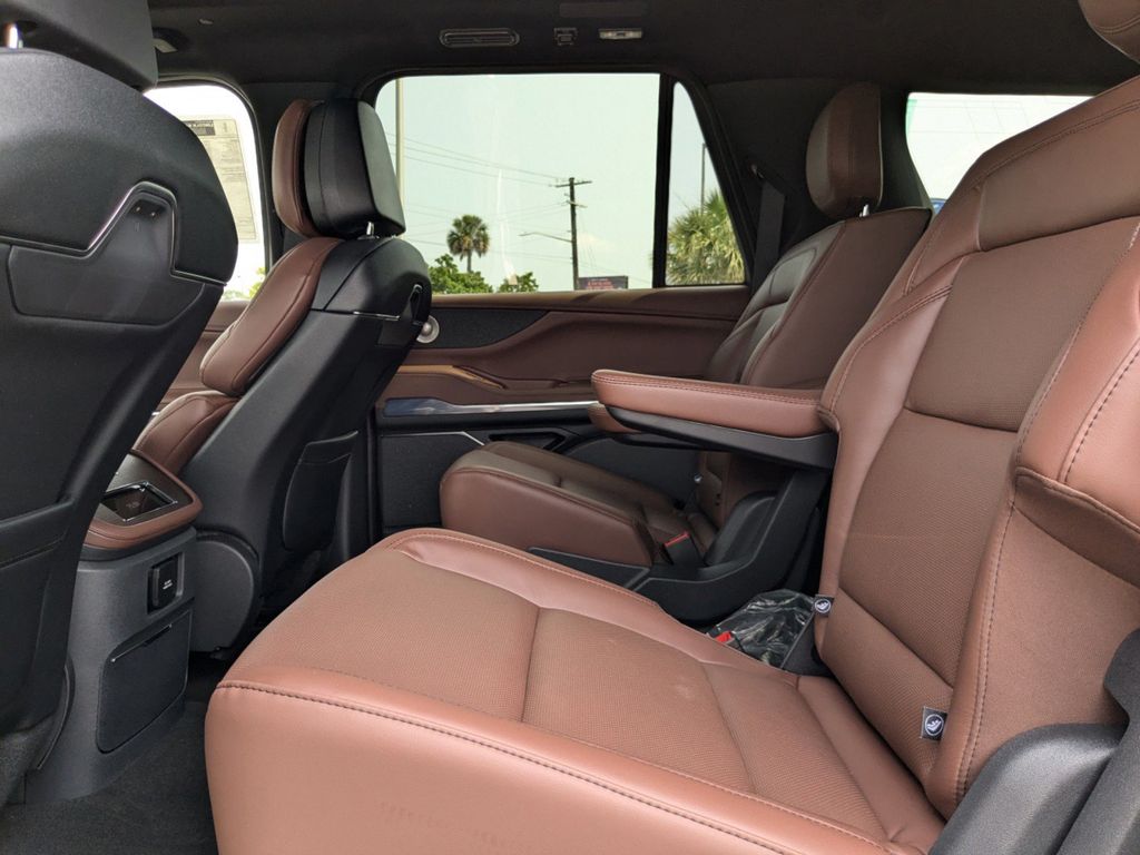 2025 Lincoln Navigator L Reserve