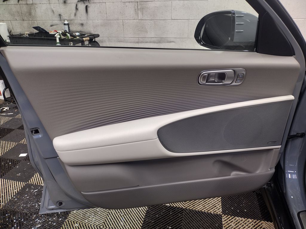 2025 Hyundai IONIQ 6 Limited