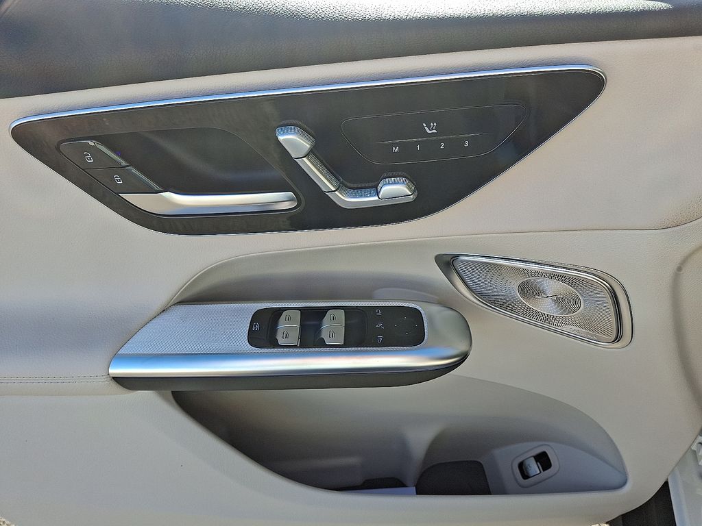 Thumbnail: 2026 Mercedes-Benz GLC - 10