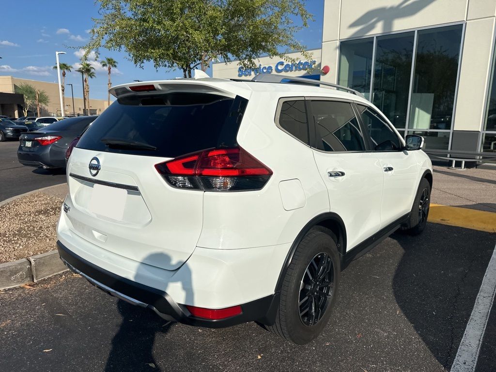 Thumbnail: 2017 Nissan Rogue - 2