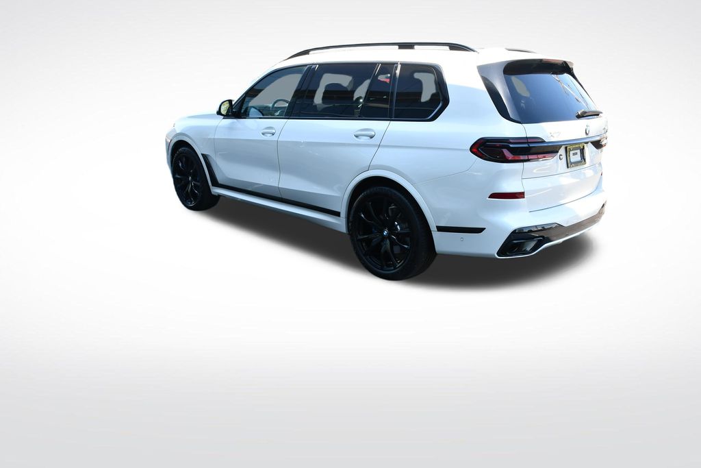 Thumbnail: 2025 BMW X7 - 3