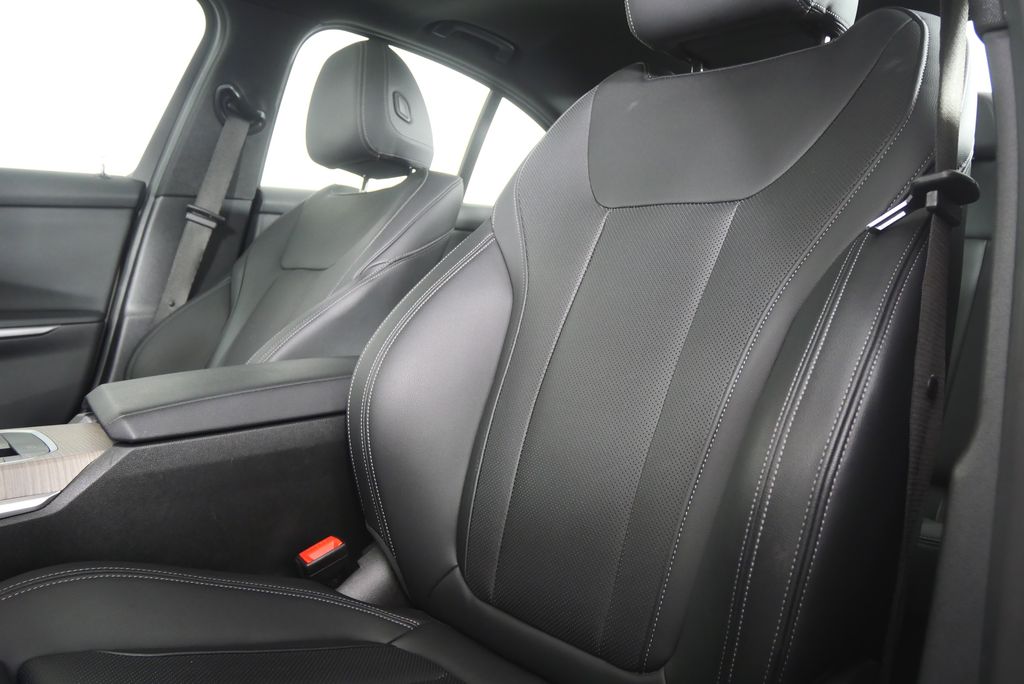 Thumbnail: 2025 BMW 3 Series - 11