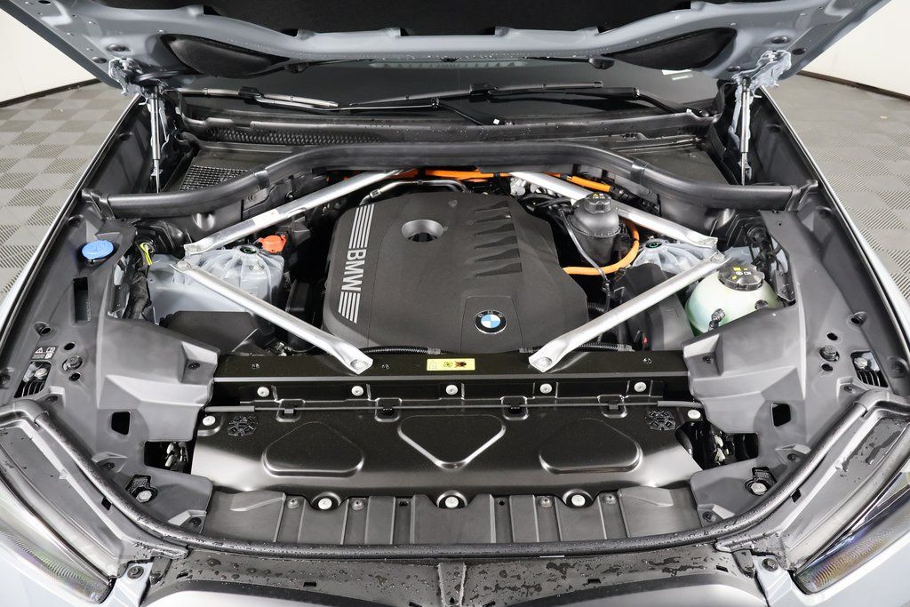 2026 BMW X5 xDrive50e 9