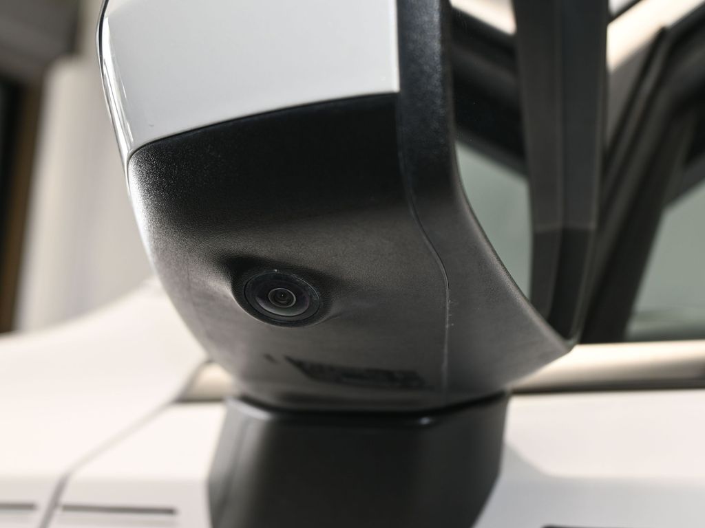 Used 2021 Hyper White Hyundai Limited image 39