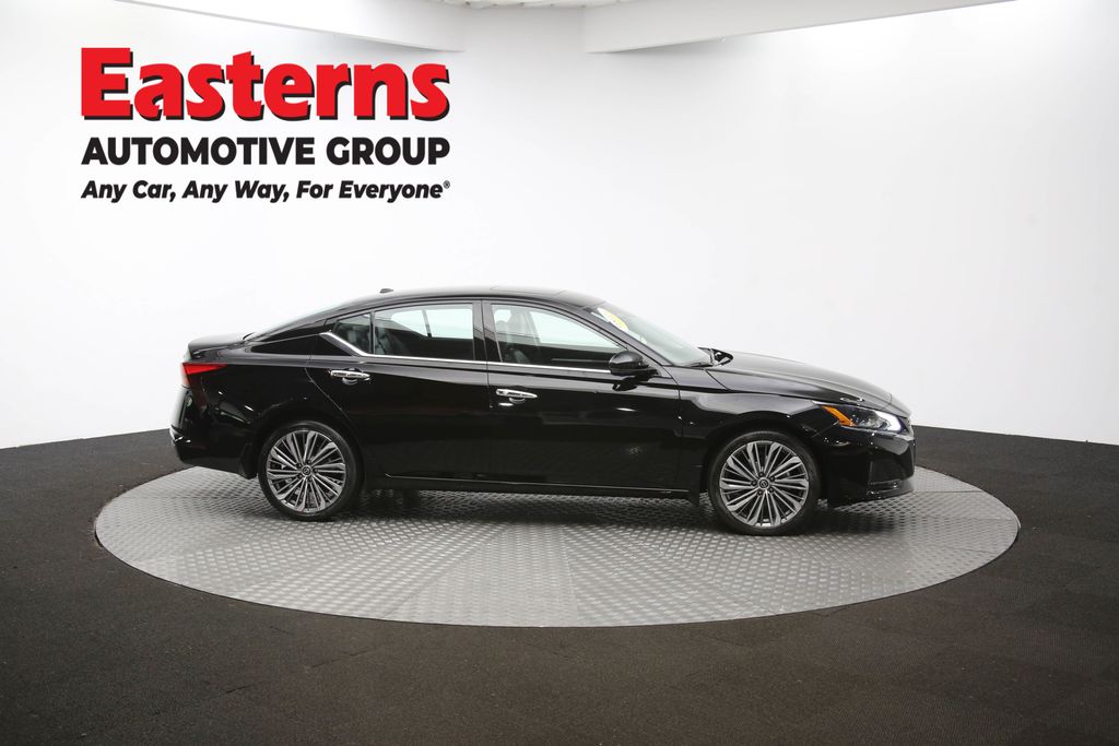 Used 2023 Black Nissan 2.5 SL image 45