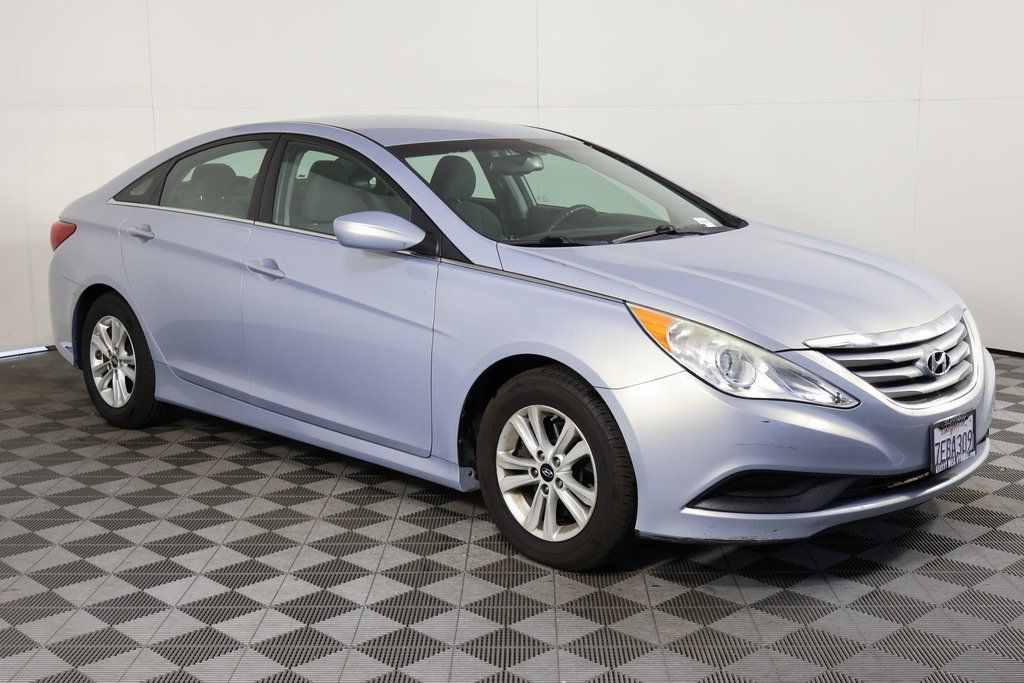 Thumbnail: 2014 Hyundai Sonata - 2