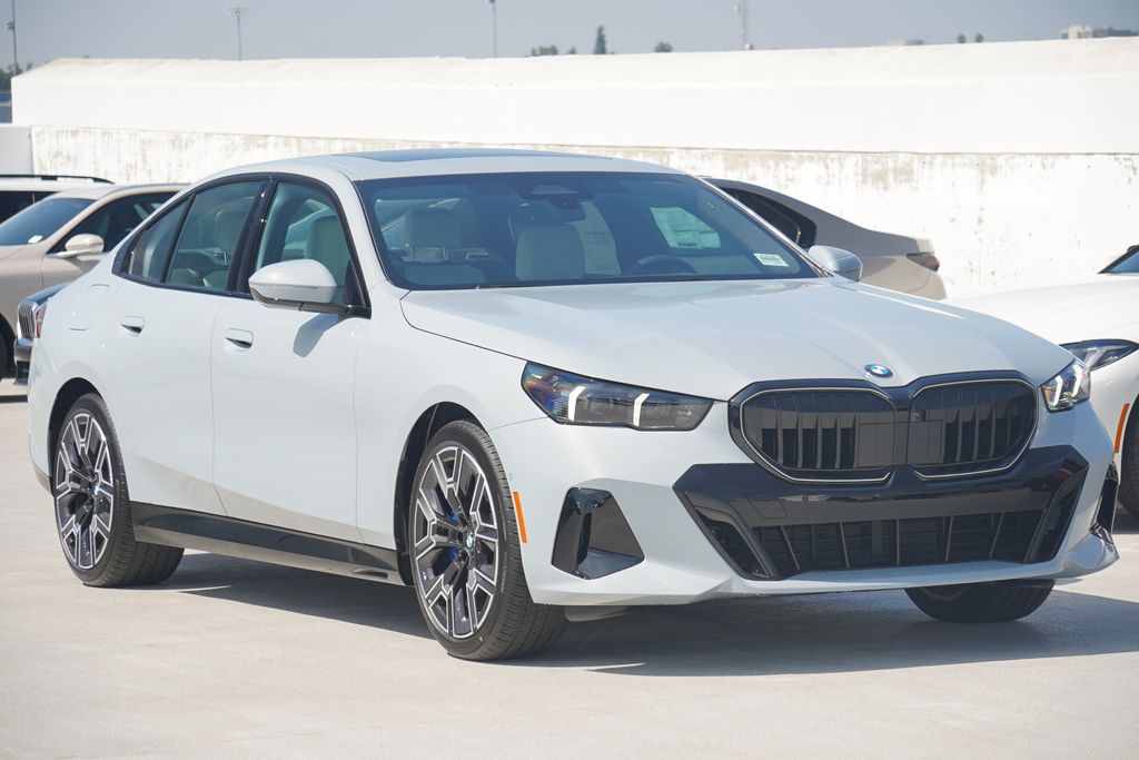 Thumbnail: 2026 BMW 5 Series - 3