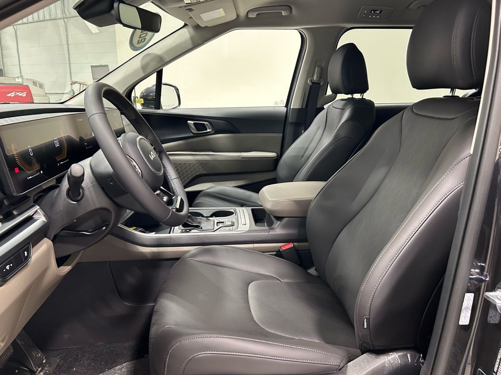 new 2026 Kia Carnival car, priced at $39,670