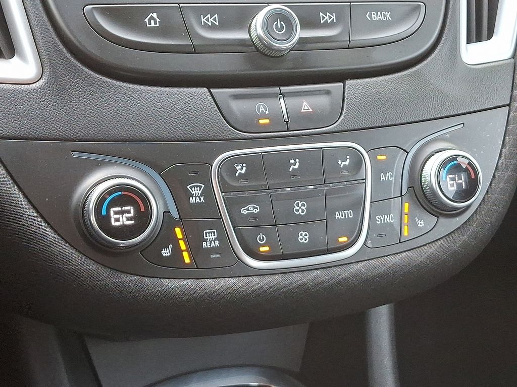 Thumbnail: 2022 Chevrolet Malibu - 16