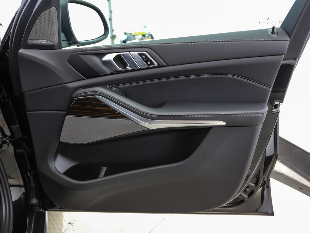 Thumbnail: 2026 BMW X5 - 29