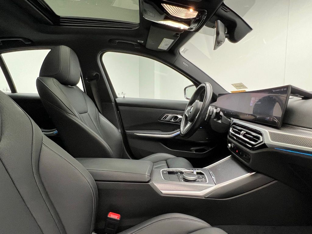 Thumbnail: 2023 BMW 3 Series - 6
