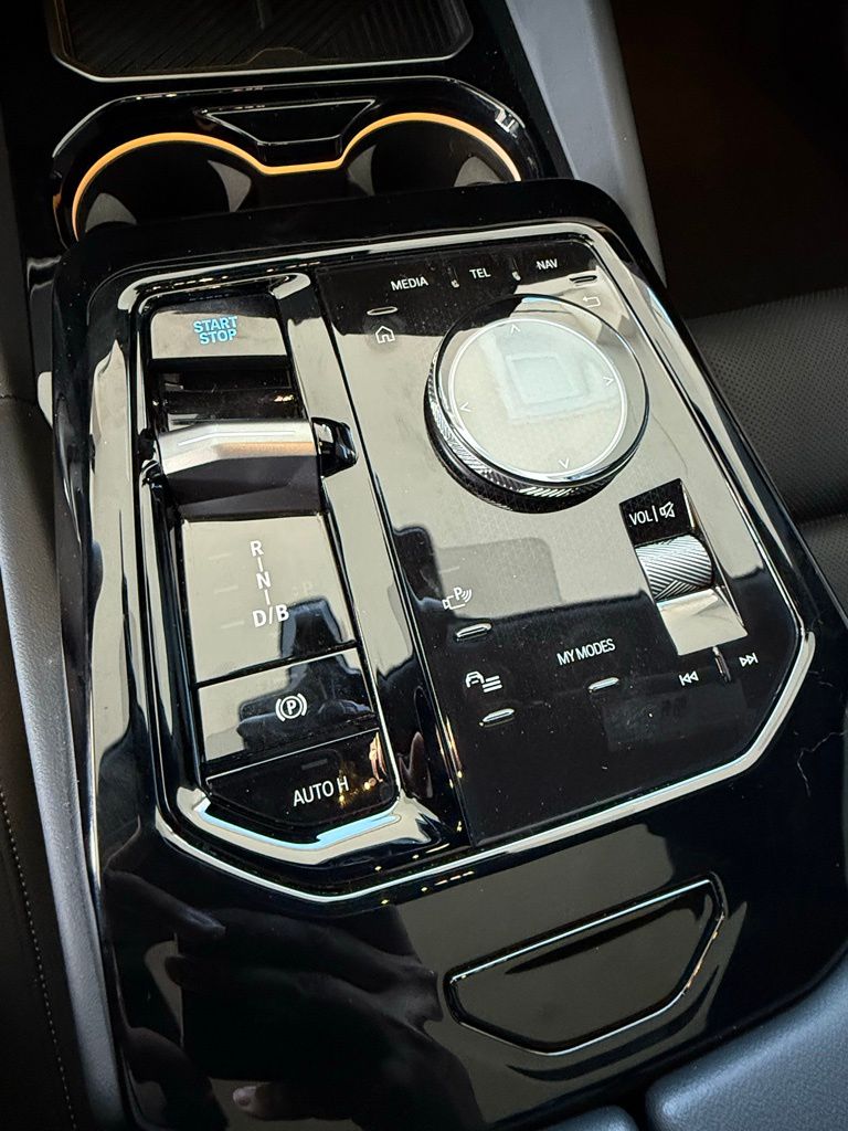 Thumbnail: 2024 BMW i5 - 10