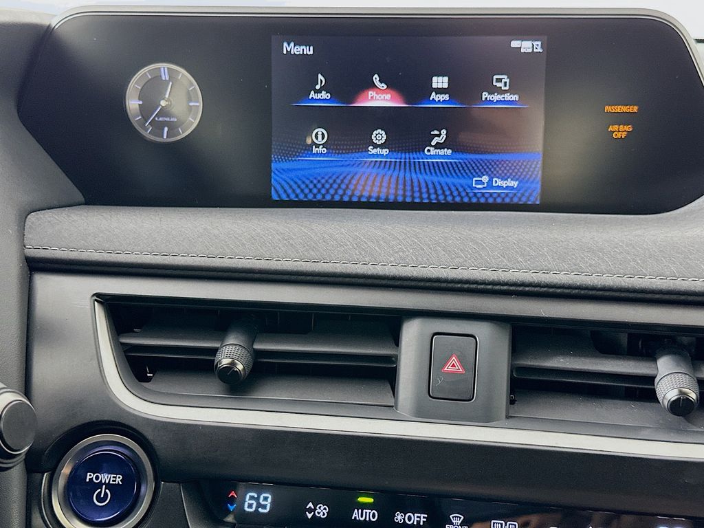 Thumbnail: 2021 Lexus UX - 13