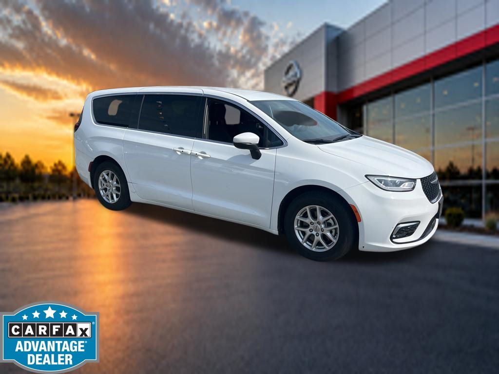 2023 Chrysler Pacifica Touring