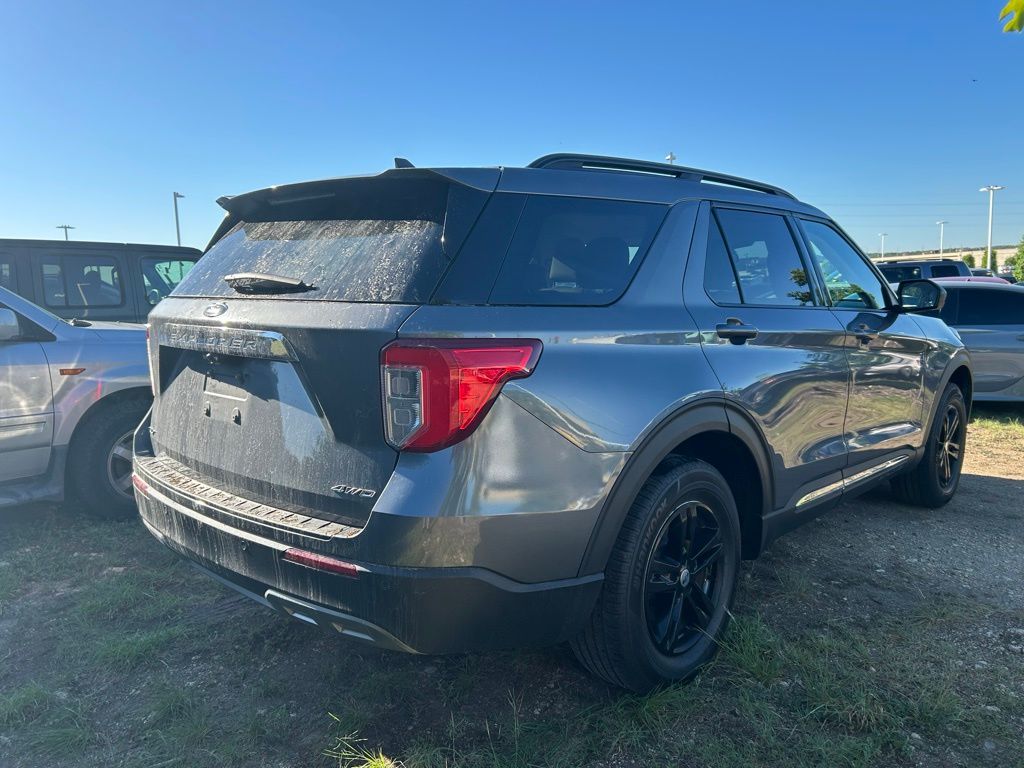2022 Ford Explorer XLT 3