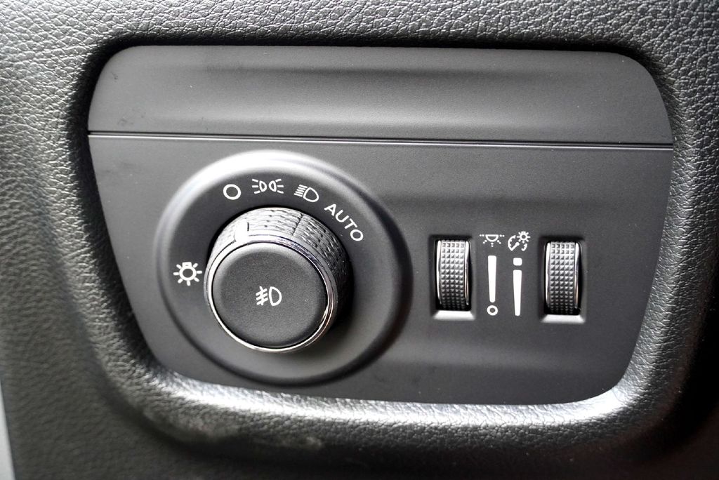 New Car 2025 Jeep Grand Cherokee L  Limited For Sale Under $50,000 In Taylor, Texas