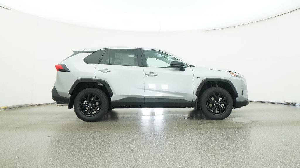 2025 Toyota RAV4 LE 19