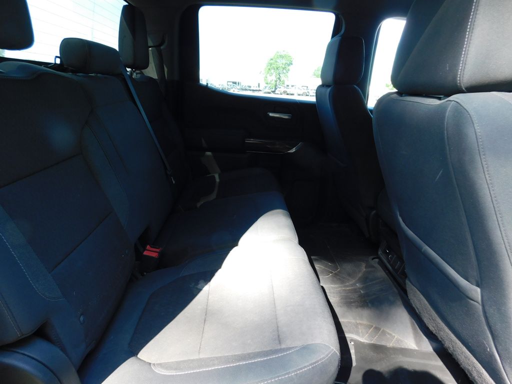 2019 Chevrolet Silverado 1500  4