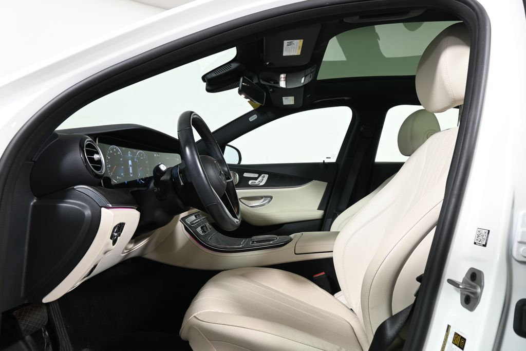 Thumbnail: 2023 Mercedes-Benz E-Class - 3