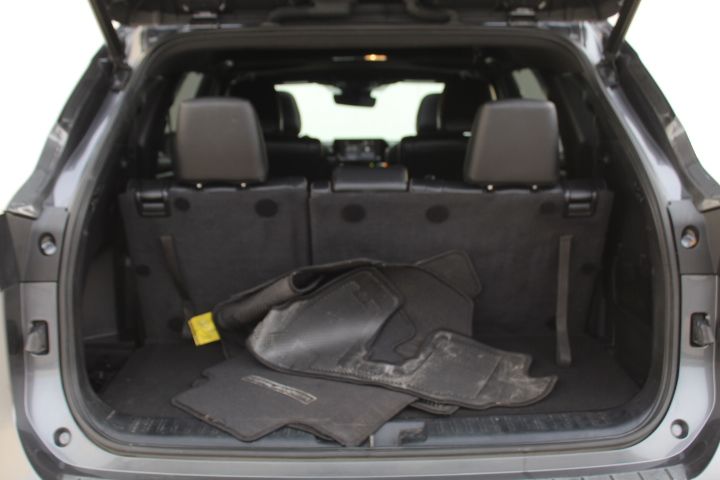 Used Car 2022 Toyota Highlander  Xse For Sale Under $35,000 In Georgetown, Texas