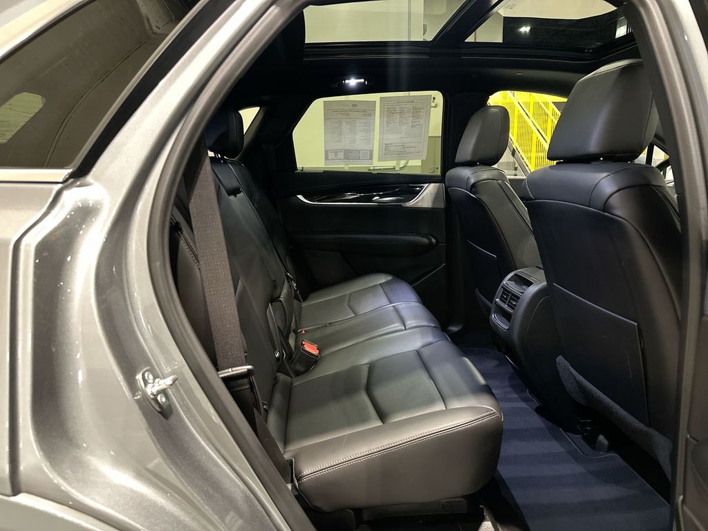 Thumbnail: 2025 Cadillac XT5 - 7