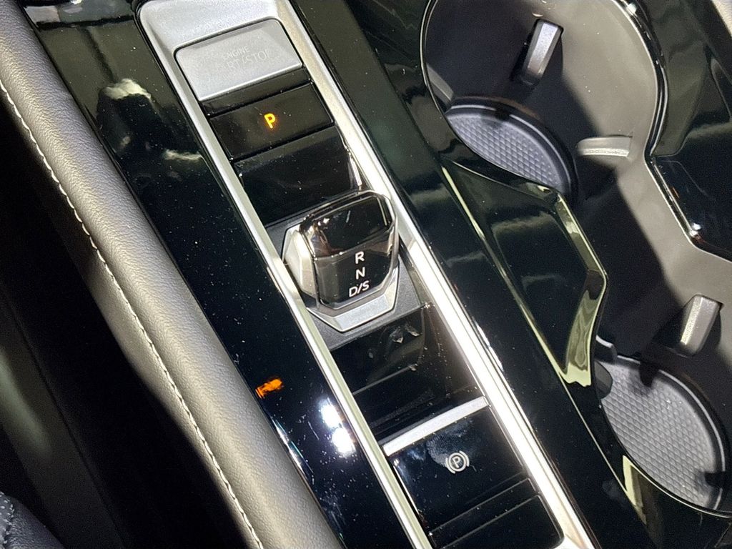 2026 Volkswagen Atlas Cross Sport 2.0T SEL