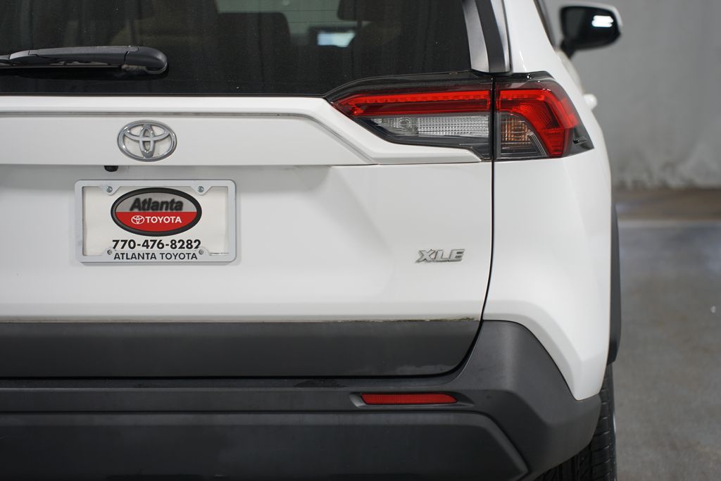 2020 Toyota RAV4 XLE 10