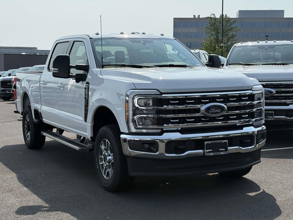 Oxford White 2026 Ford F-250 Super Duty Pickup Truck Four-Wheel Drive Automatic