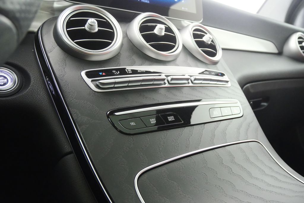 Thumbnail: 2021 Mercedes-Benz GLC - 26