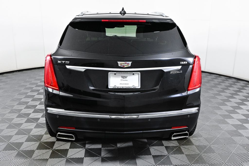 2017 Cadillac XT5 Base 5