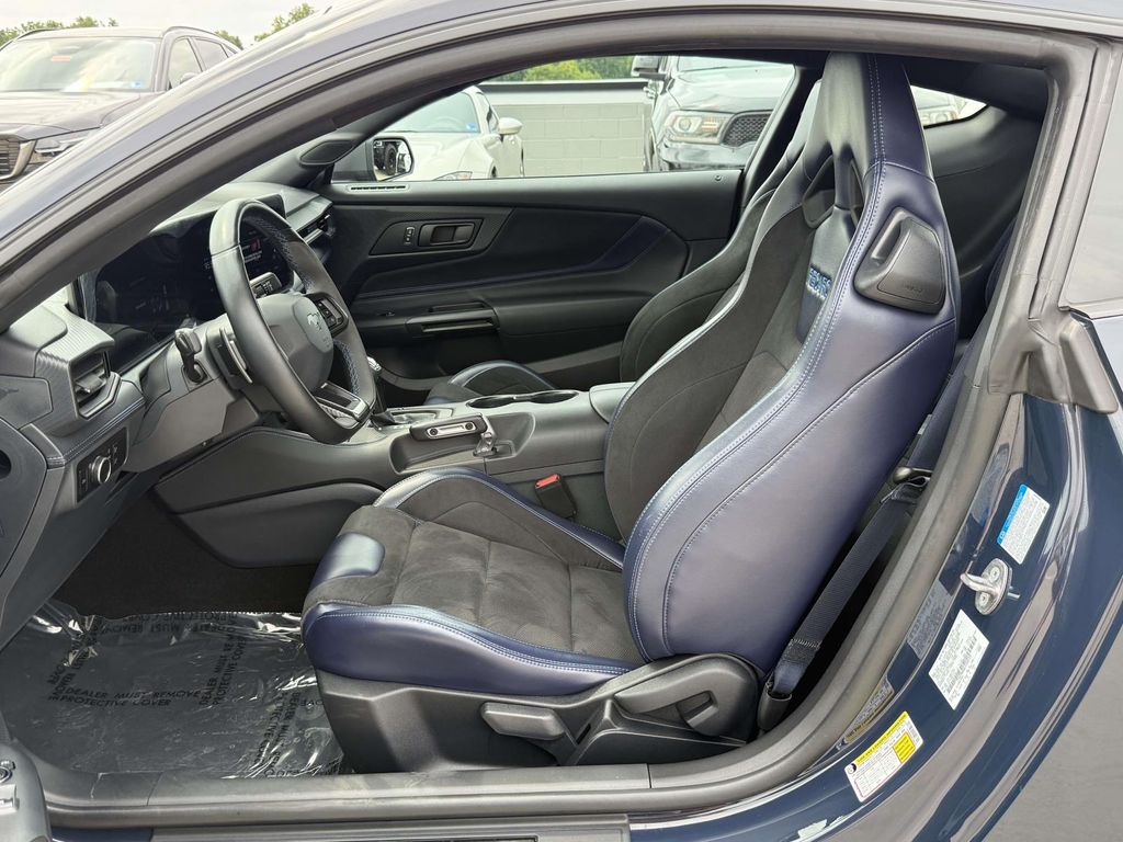 2025 Ford Mustang Dark Horse - Photo 13