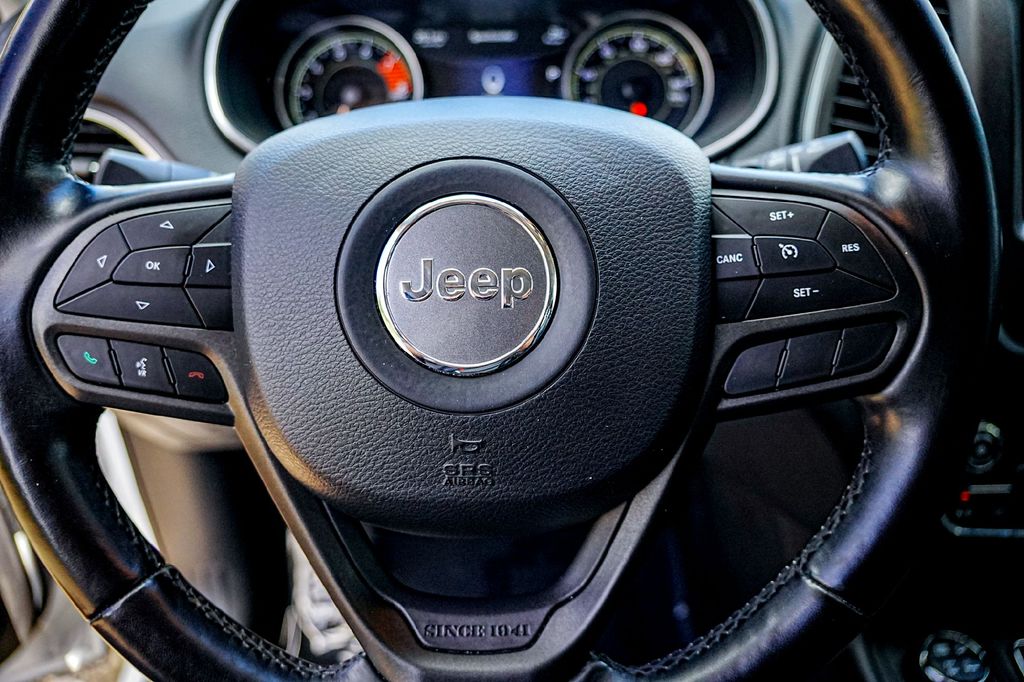 Used Car 2020 Jeep Cherokee  Trailhawk For Sale Under $30,000 In Taylor, Texas