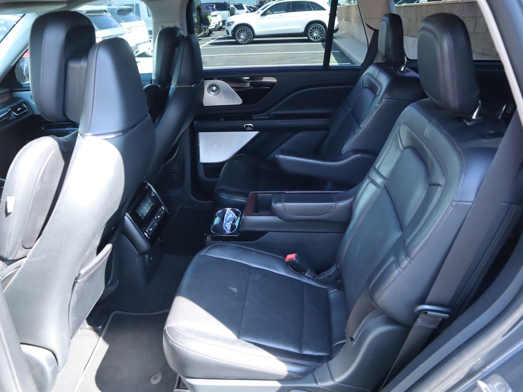 Thumbnail: 2021 Lincoln Aviator - 11