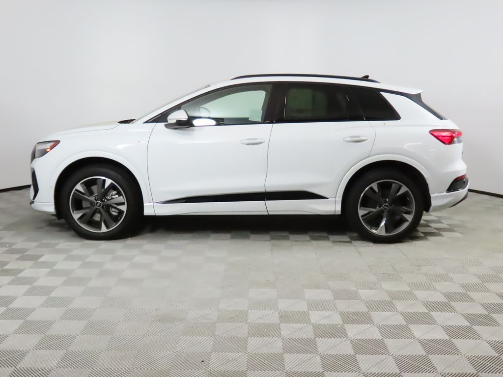 Thumbnail: 2023 Audi Q4 e-tron - 2