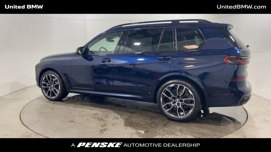 2025 BMW X7 M60i 6