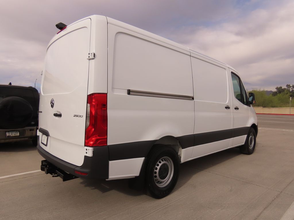 Thumbnail: 2025 Mercedes-Benz Sprinter - 5