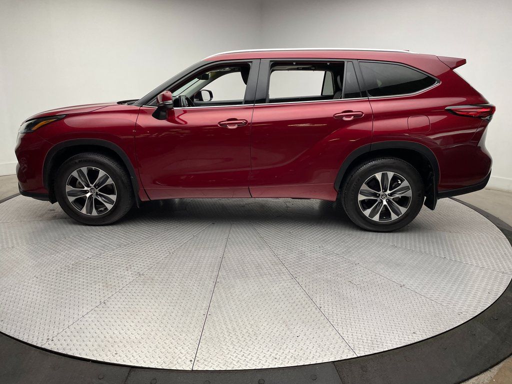 Thumbnail: 2021 Toyota Highlander - 8