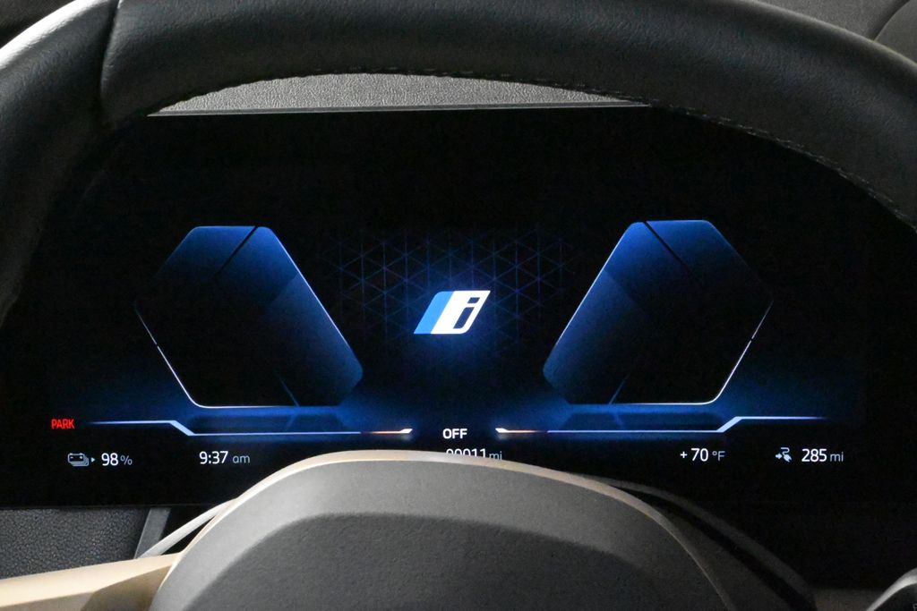 Thumbnail: 2025 BMW iX - 20