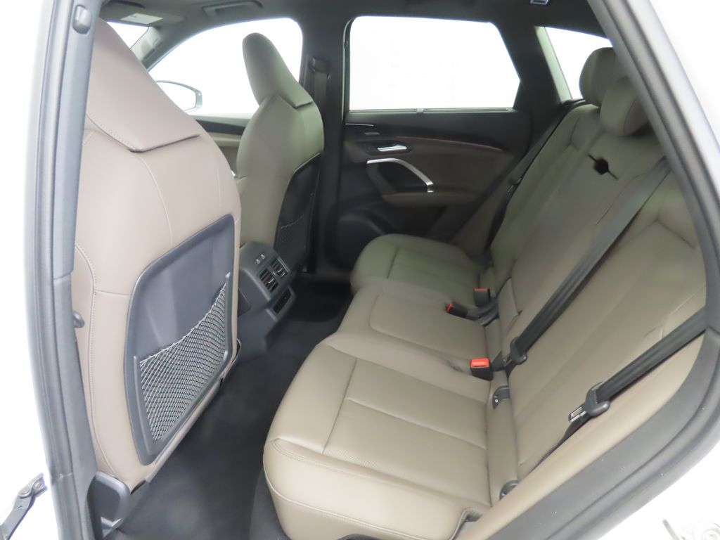 2025 Audi Q5  22