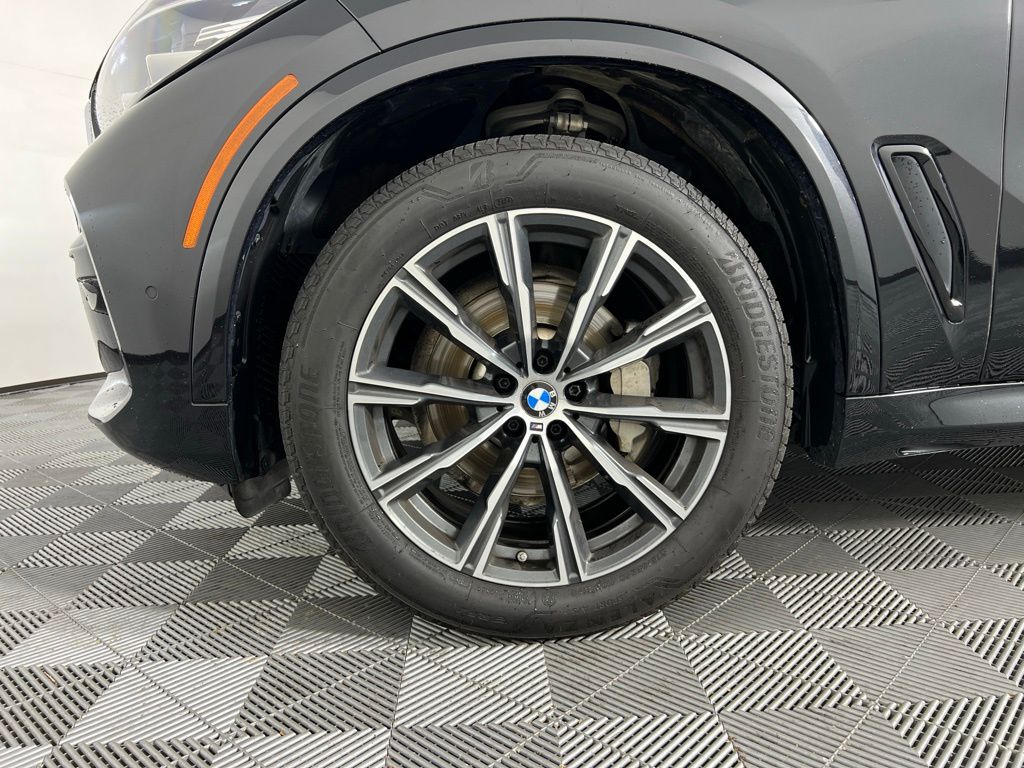 Thumbnail: 2023 BMW X5 - 10