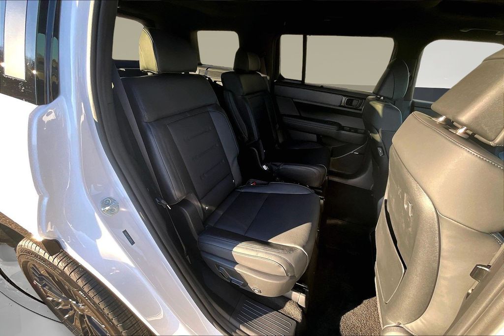 New 2026 White Hyundai Calligraphy image 9